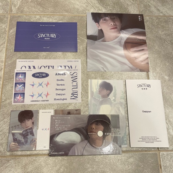 (2) Tomorrow x Together Albums: Lullaby & Angel~Taehyun Version - Picture 9 of 10